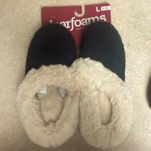 Womens slippers size L 9-10